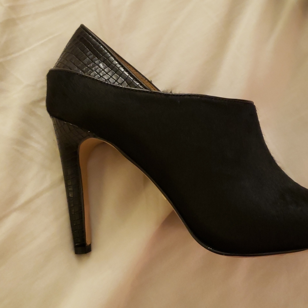 Ann Taylor Booties - Picture 2 of 5